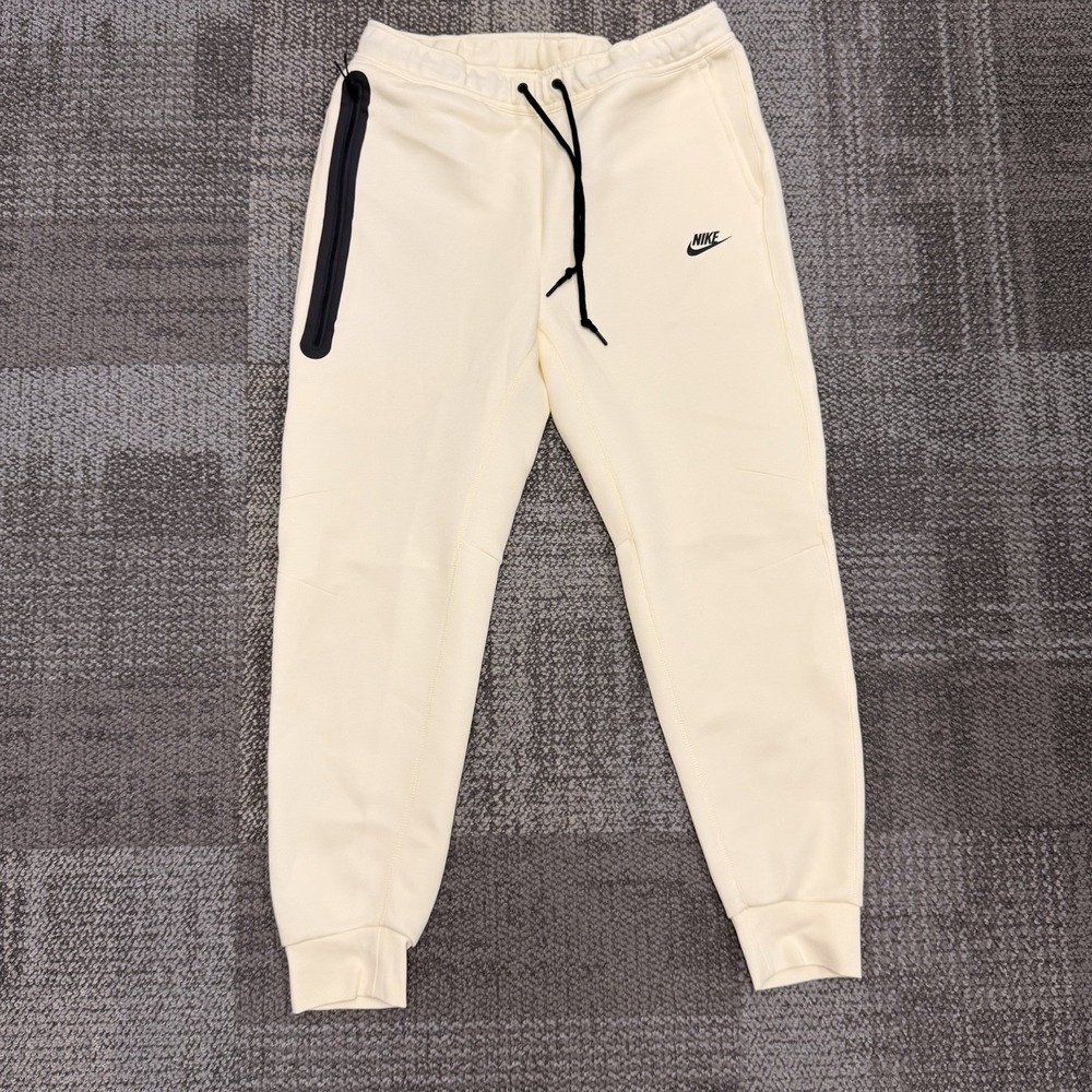 Nike Sportswear Tech Fleece Jogger Pants Mens Size Large Coconut FB8002-113